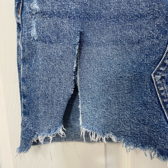 Only distressed denim skirt with slit - Picture 3 of 13